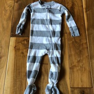 Burt’s bees grey and white footie